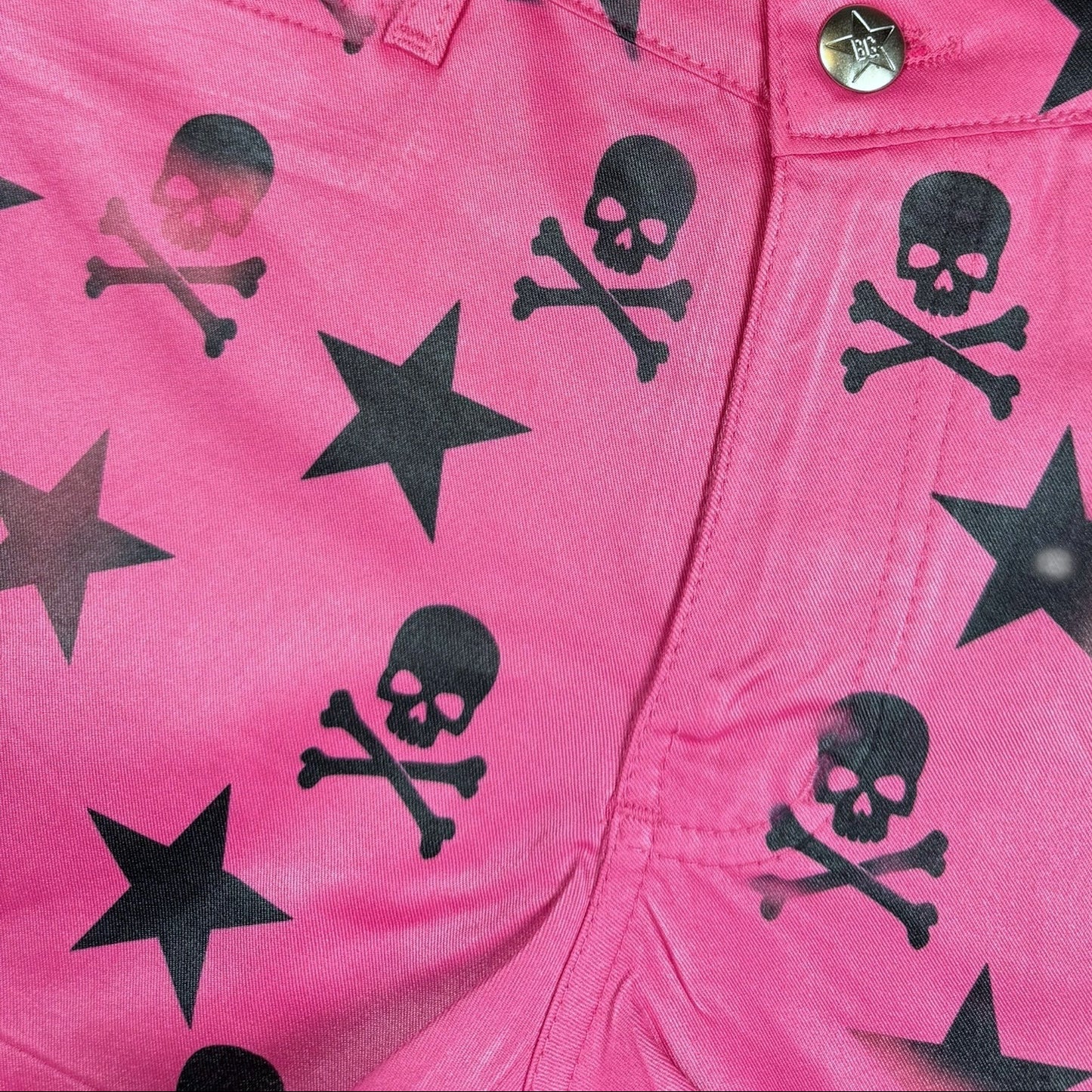 STARRY SKULLS PINK SHORTS - M