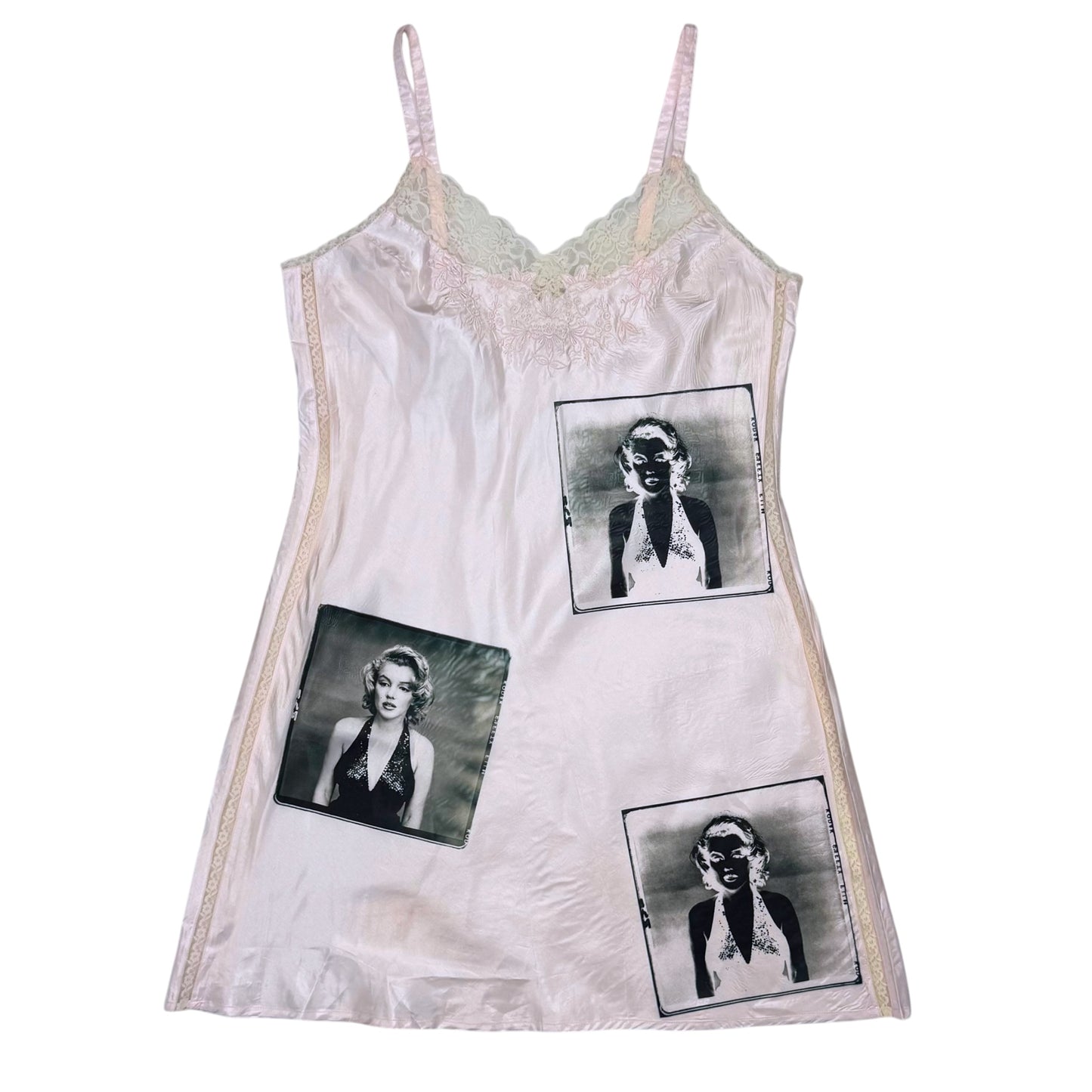 MARILYN BABY PINK LACE SAMPLE DRESS - L