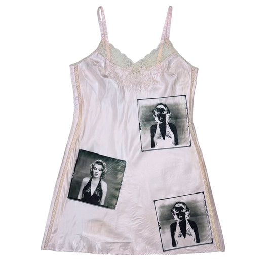MARILYN BABY PINK LACE SAMPLE DRESS - L