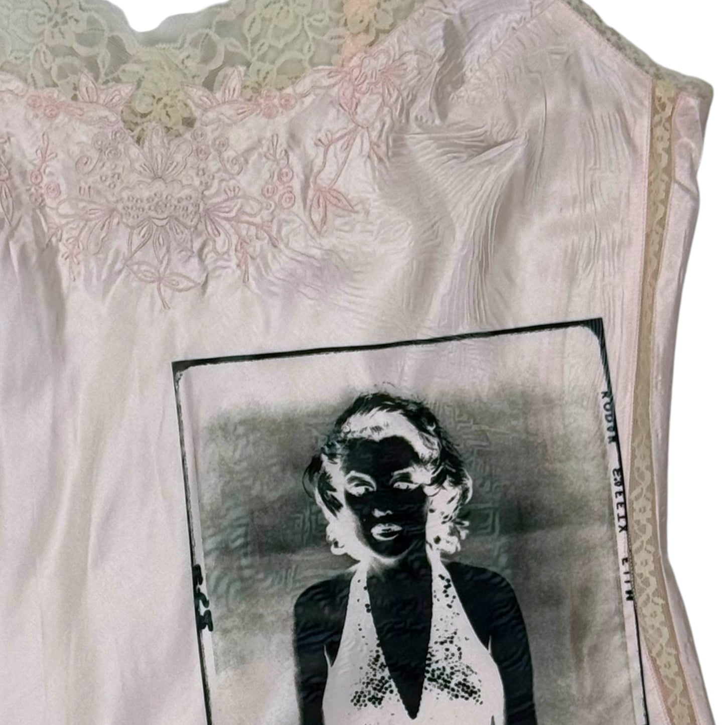 MARILYN BABY PINK LACE SAMPLE DRESS - L